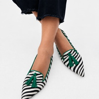Sara Vega | Mocasines Verdes con Estampado de Cebra