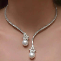 Collar de perlas elegante y brillante en plata