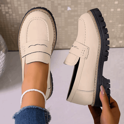 Mercedes | Mocasines Efecto Ante con Suela Dentada