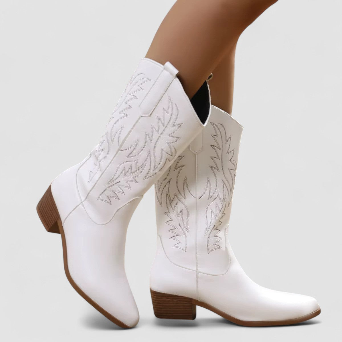 Lourdes | Botas Camperas Bordadas