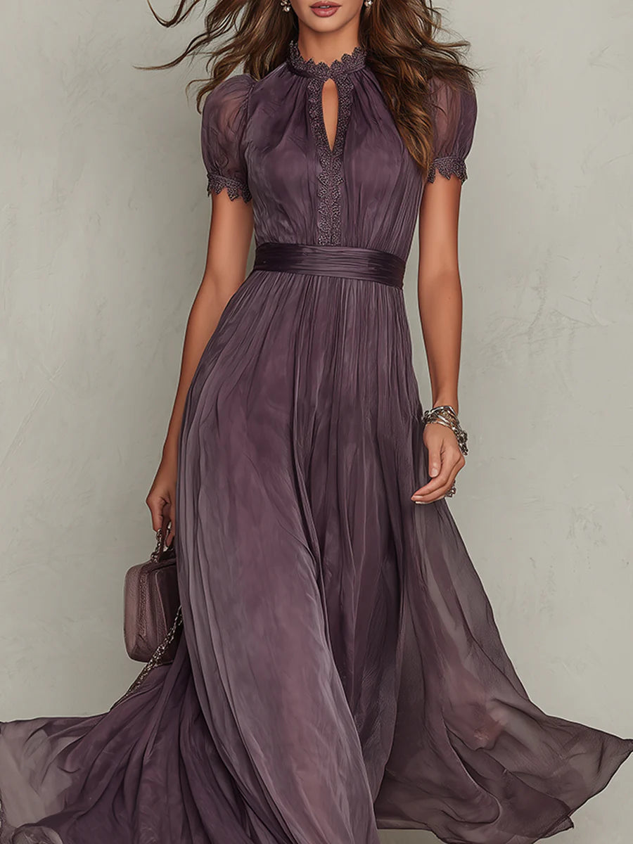 Luisa — Vestido largo morado con escote en V y encaje