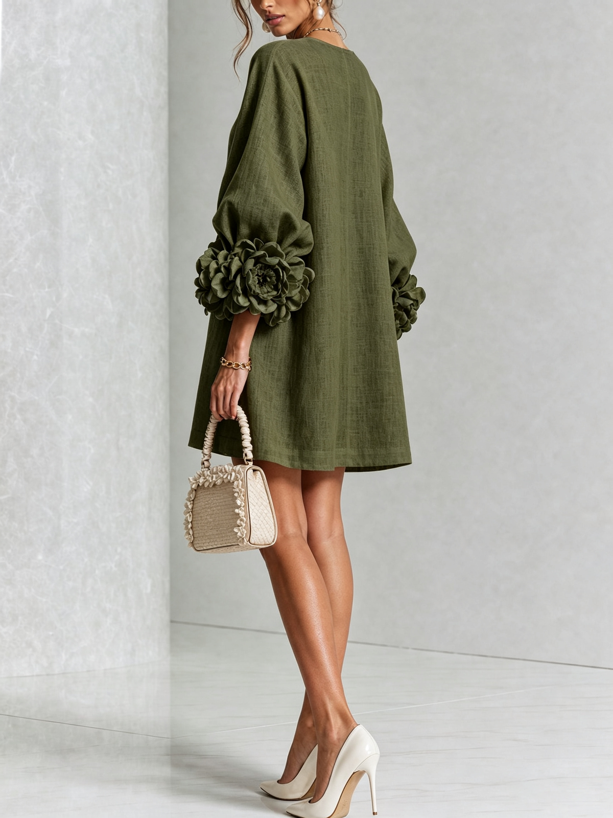 Mar | Vestido Mini de Mezcla de Lino con Puños de Rosa, Verde Oliva