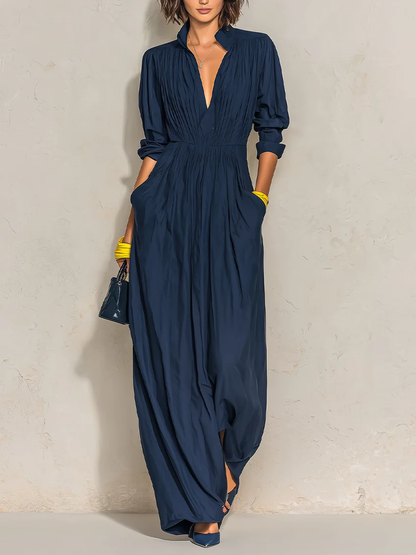 Mari Paz | Vestido largo plisado azul marino con escote en V