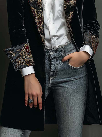 Ángela María | Blazer Negro Entallado con Estampado Barroco