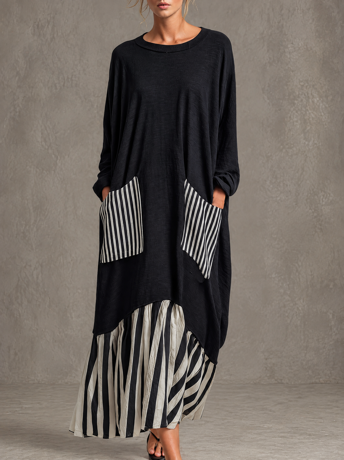 Yolanda | Vestido largo oversize de algodón negro con rayas estilo patchwork