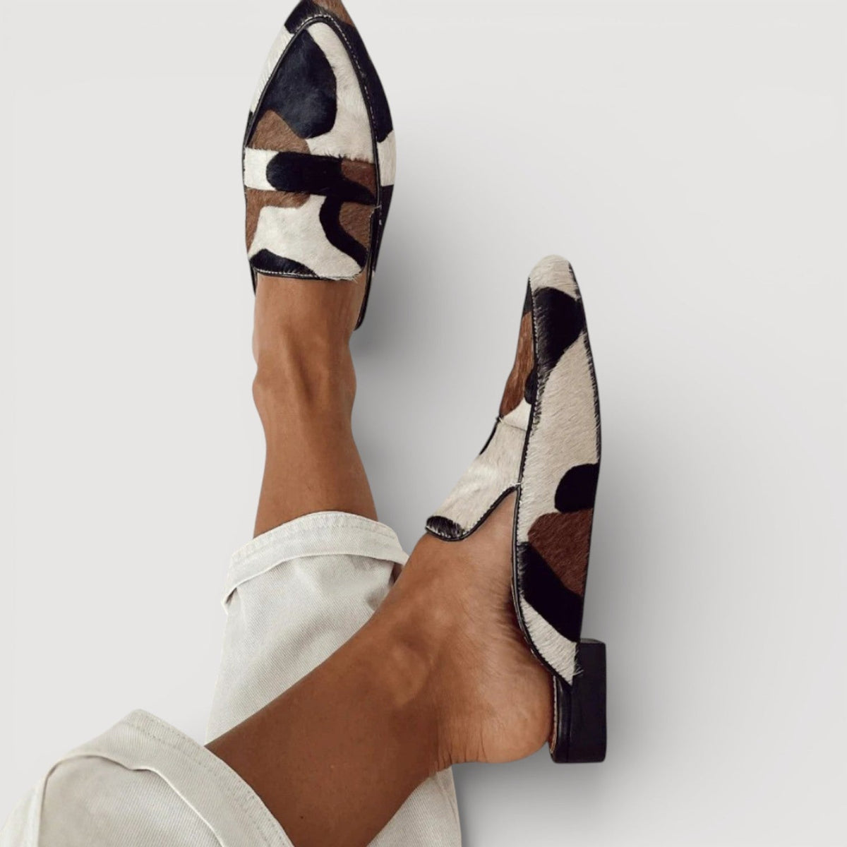 Rosa Amparo | Mocasines Cómodos con Estampado de Vaca